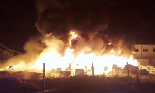 Bor OSB'de Geri Dönüşüm Fabrikasındaki Yangın Zor Anlar Yaşandı
