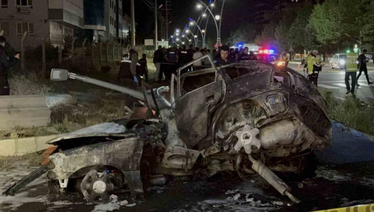 Bor'da otomobil yayaya çarptıktan sonra yandı: 3 ölü