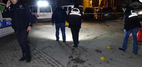 Bor'daki kavgada biri ağır 2 yaralı.