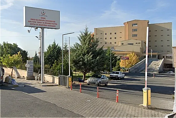 Hasar alan Bor Fizik Tedavi ve Rehabilitasyon Hastane Binası Yıkılıyor