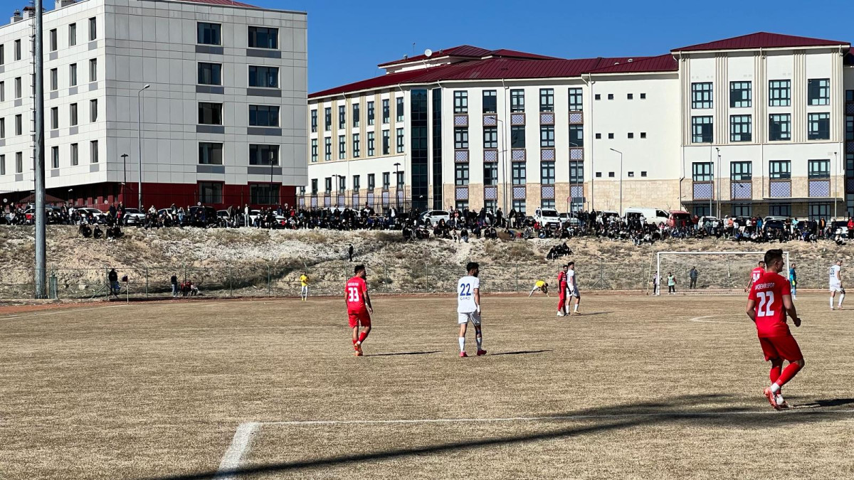 Niğde Belediyespor Rakiplerinden Akşehir Spor'u Saf Dışı Etti